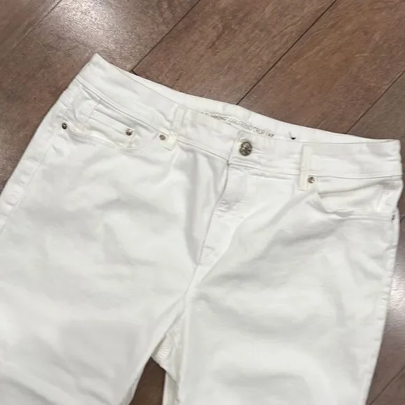 Chico’s So Slimming Girlfriend Crop Jean - Picture 2 of 7